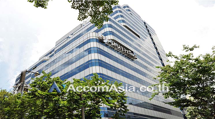 15  Office Space For Rent in Silom ,Bangkok BTS Surasak at Vorawat Building AA12862